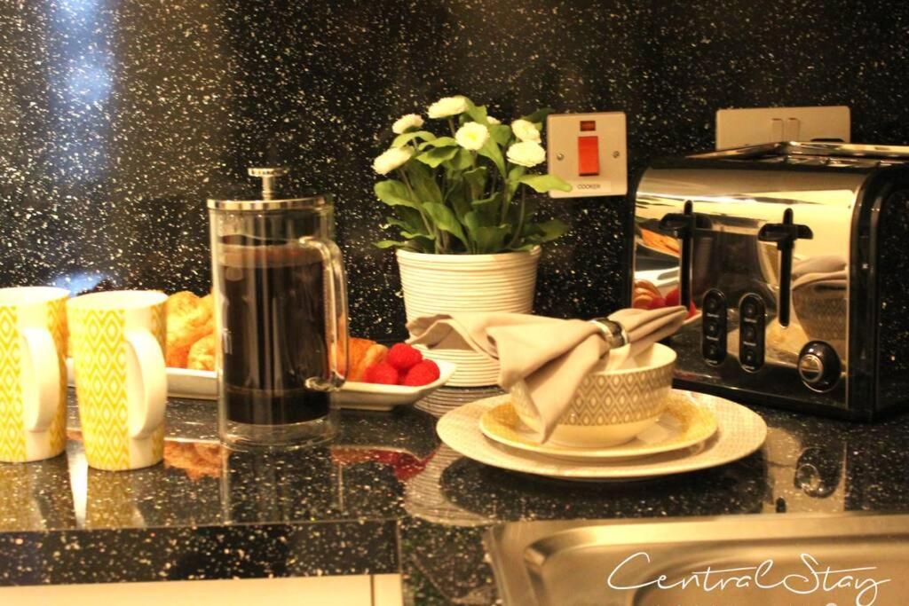 Wrexham Central Stay Apartment Seven Exteriör bild