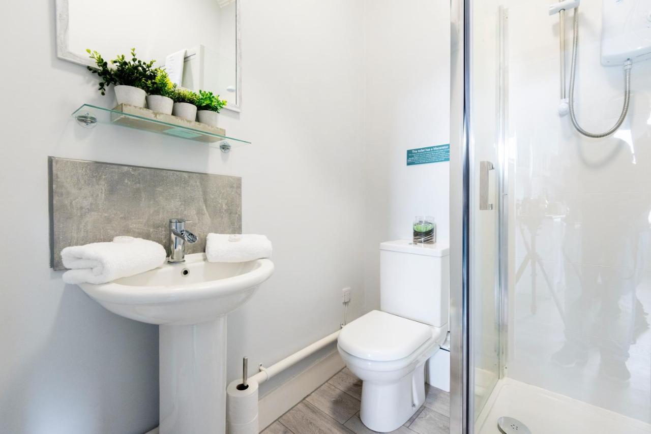 Wrexham Central Stay Apartment Seven Exteriör bild